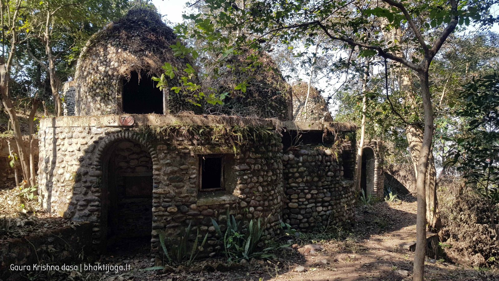 2 maharishi mahesh yogis ashram rishikesh 2020 02 20