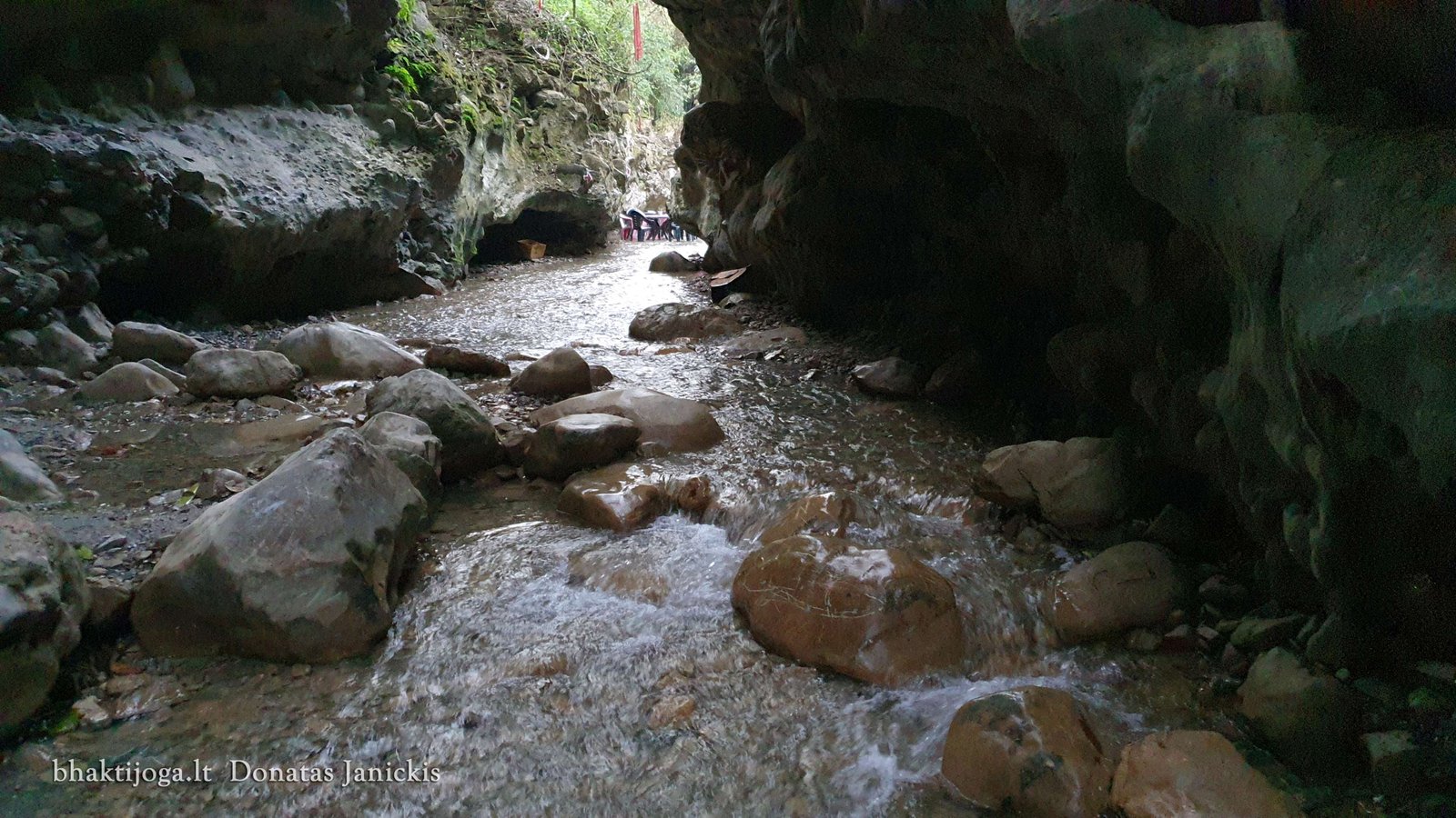 16 robbers cave 2023 02 24