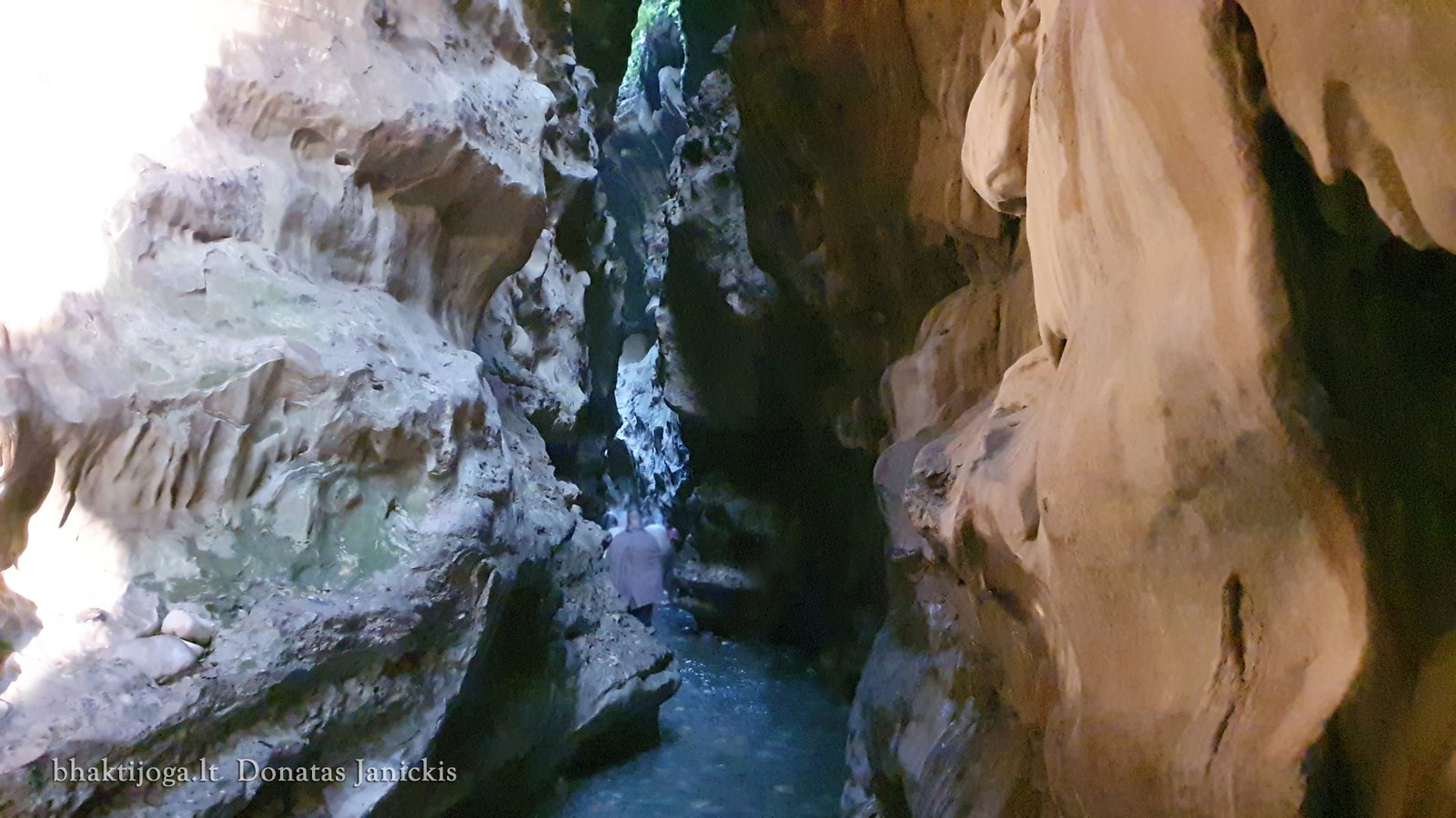 4 robbers cave 2023 02 24