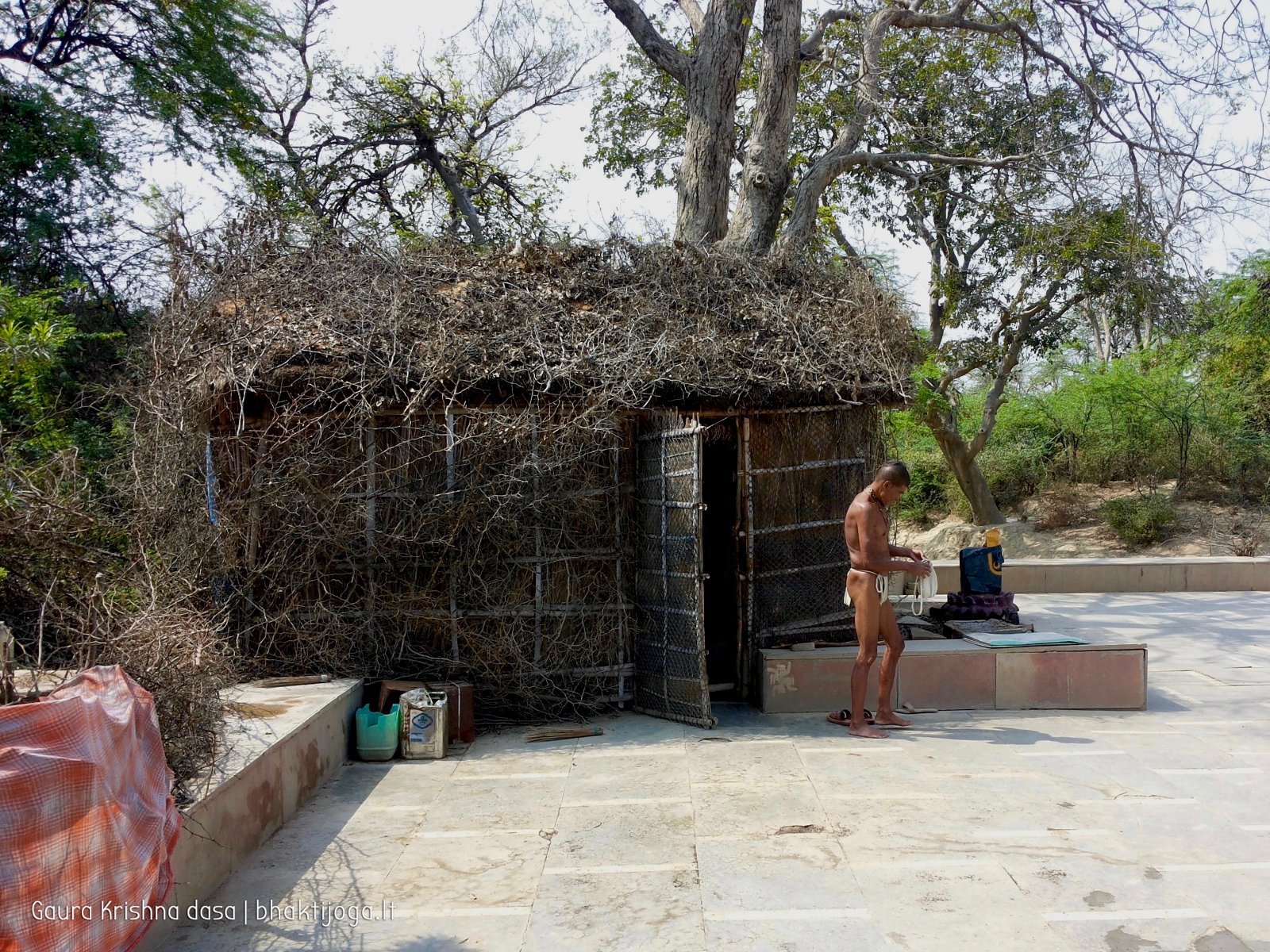 1 sadhus govardhan 2018 03 14