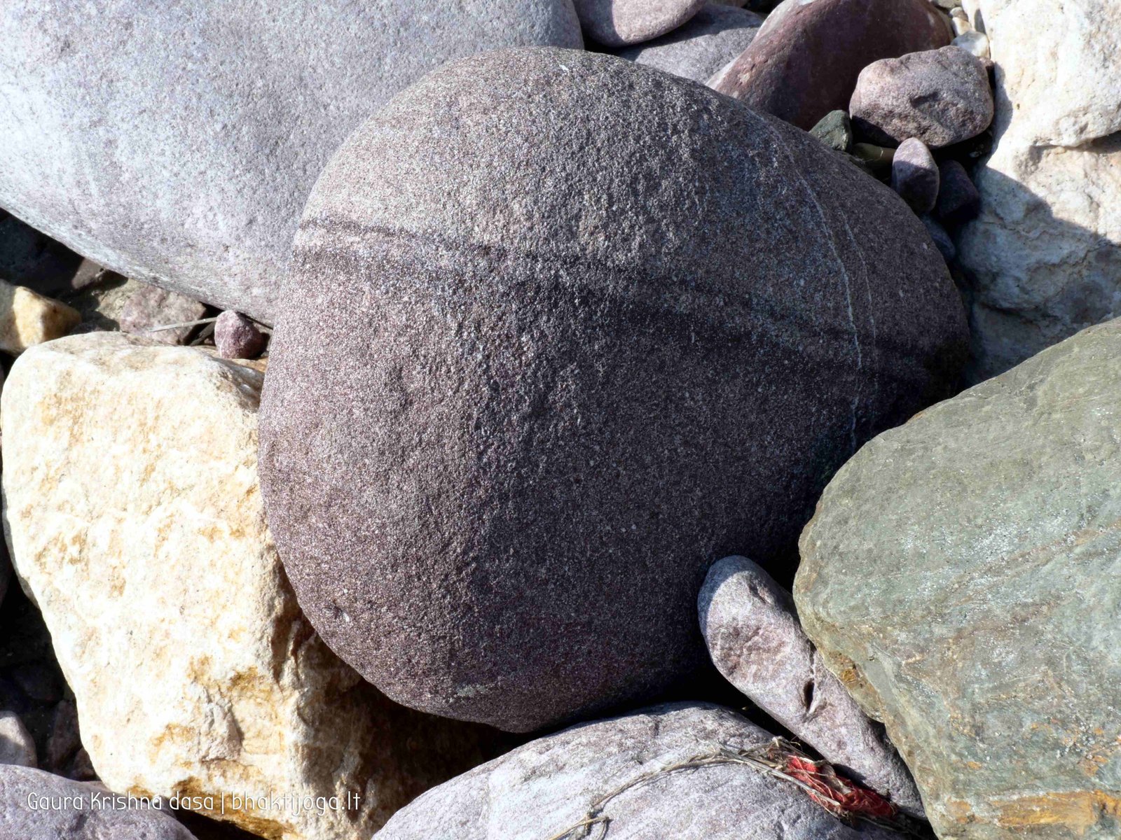 16 stones in sacred rivers 2020 02 20