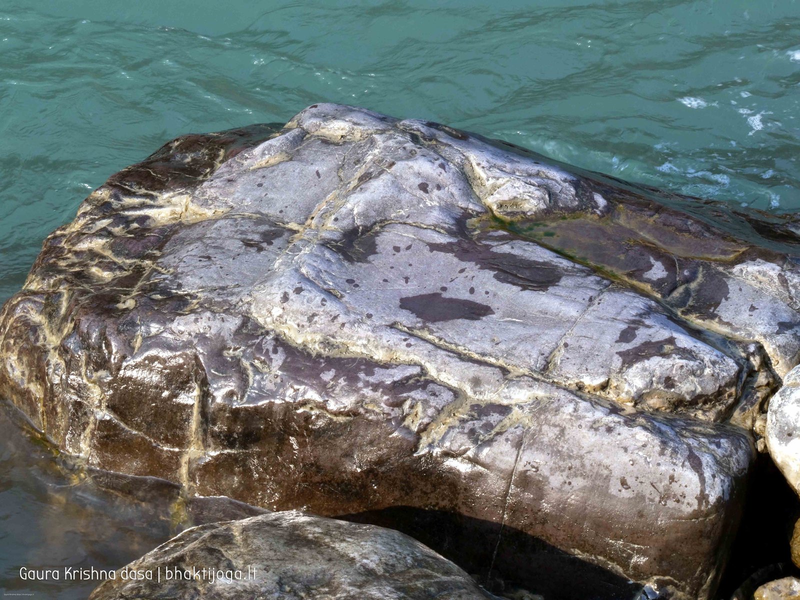 27 stones in sacred rivers 2020 02 20