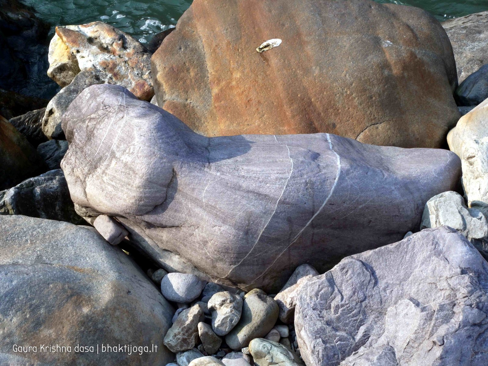 28 stones in sacred rivers 2020 02 20