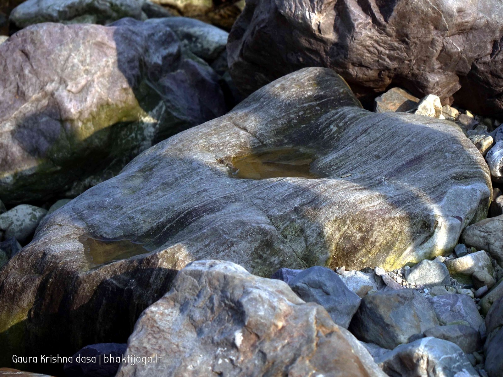 31 stones in sacred rivers 2020 02 20