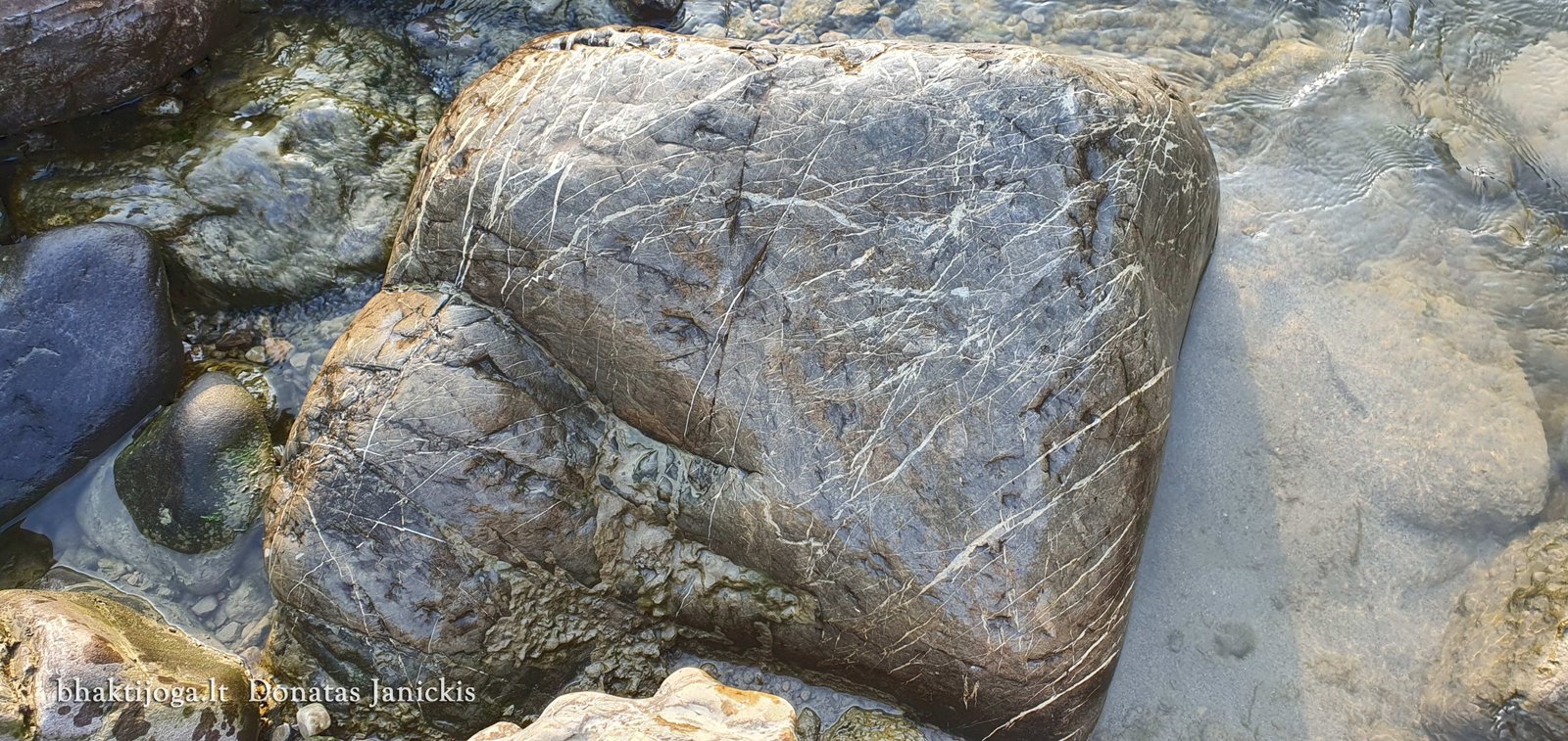 42 stones in sacred rivers 2023 02 20