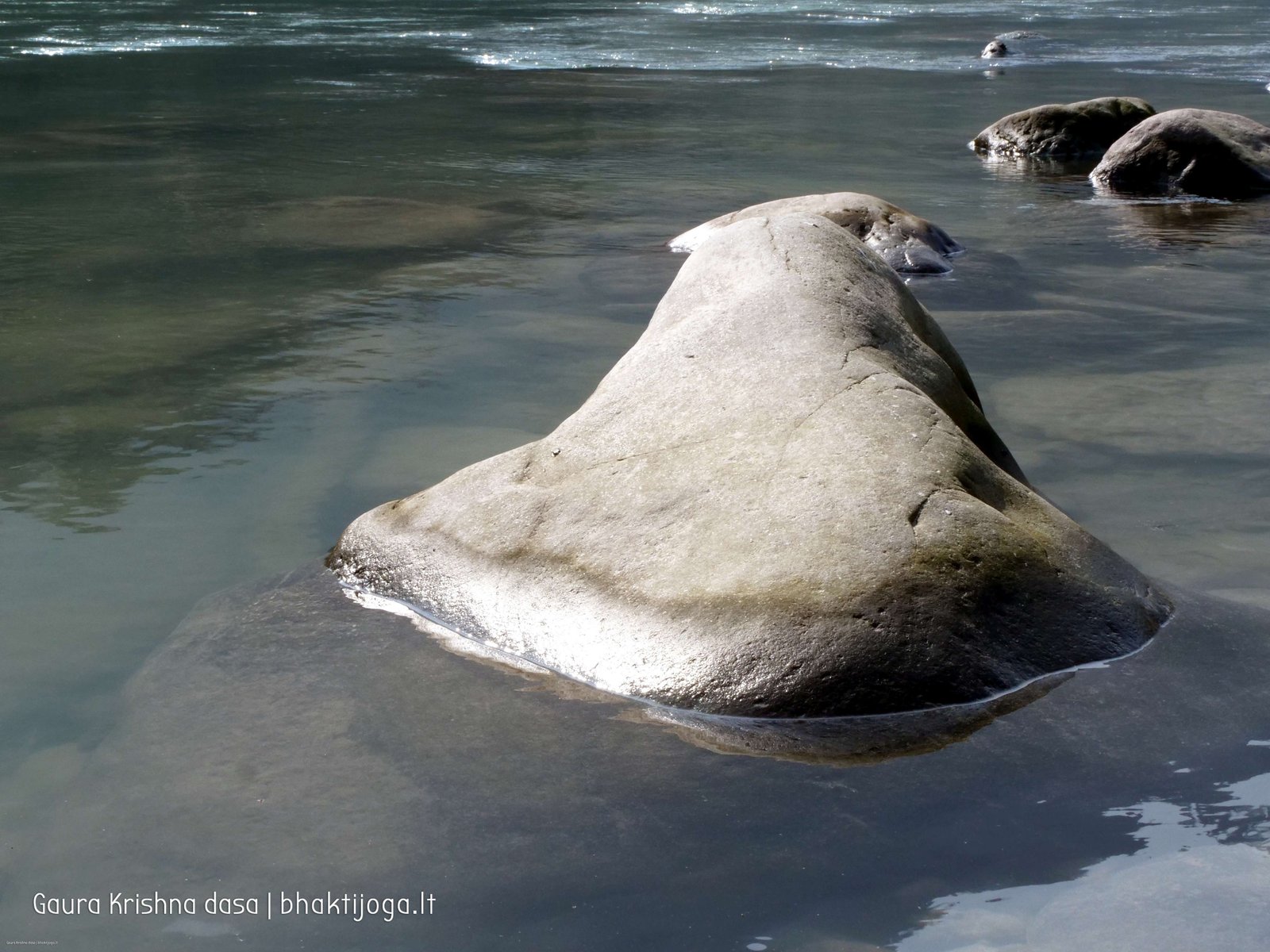 5 stones in sacred rivers 2020 02 20