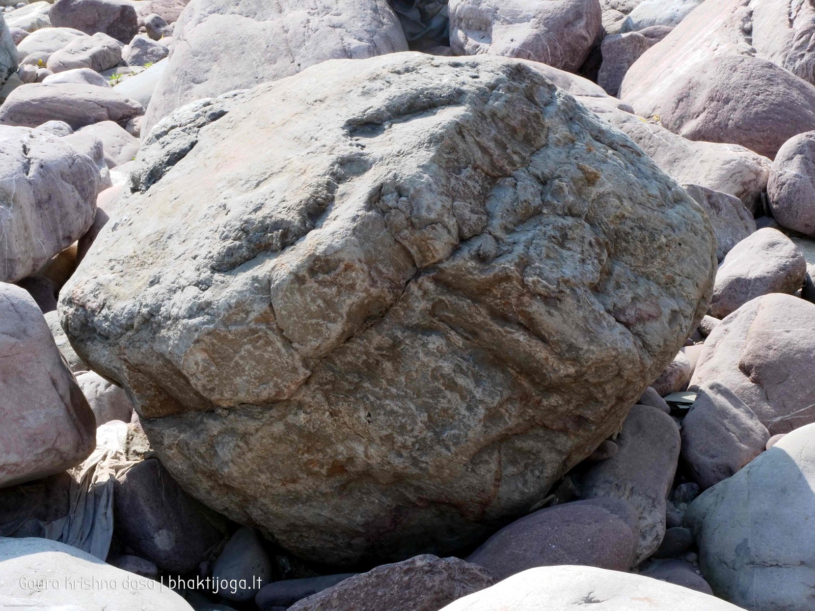 9 stones in sacred rivers 2020 02 20